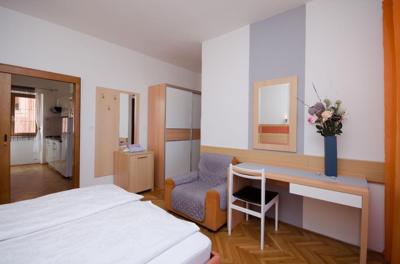 Apartments Mirjana B Lopar Εξωτερικό φωτογραφία